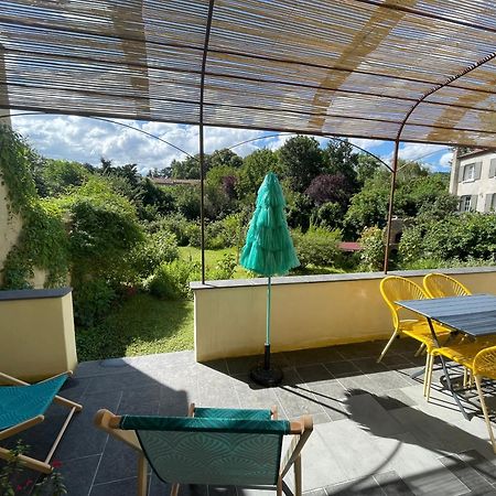 Gite Avec Terrasse Saint-Saturnin  Eksteriør bilde